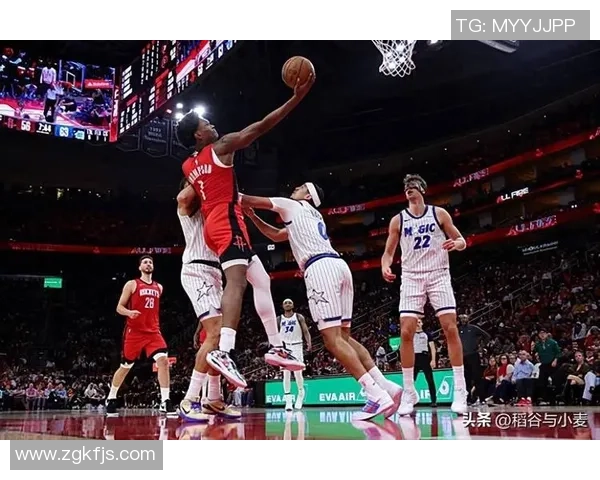 空切道路被对手堵住了!火箭后场新星在场上简直是处处受限?